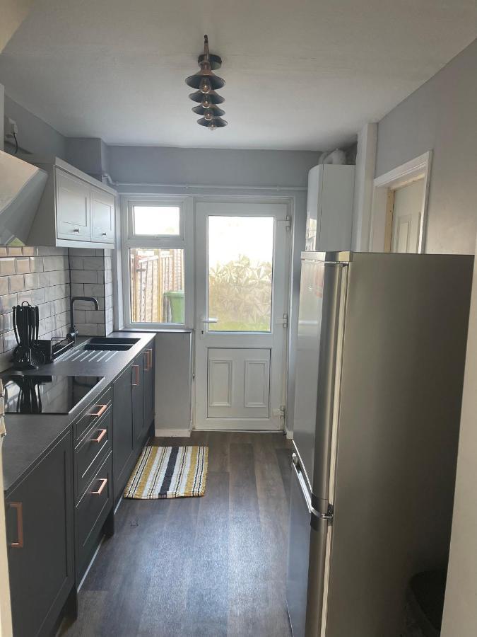 II Comfortable Room, Shared House Almondsbury Exteriör bild