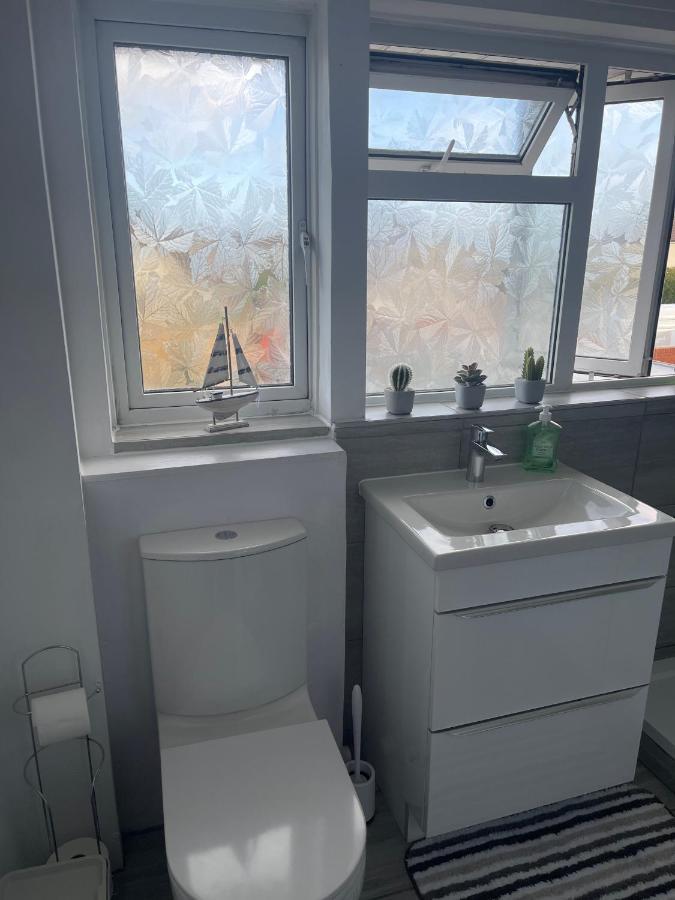 II Comfortable Room, Shared House Almondsbury Exteriör bild